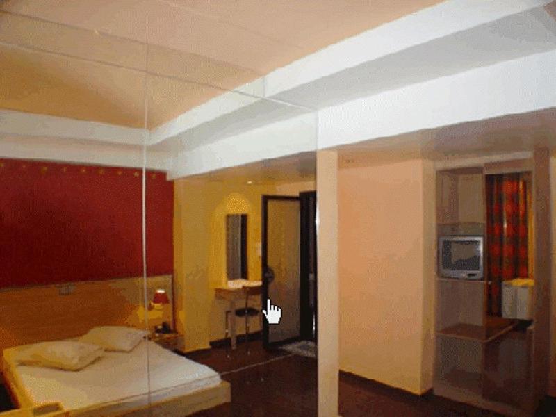 Hotel Niki Pireo Esterno foto